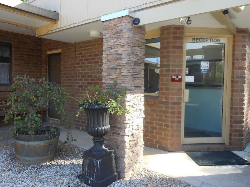 Bogong Moth Motel Маунт Бюти Екстериор снимка